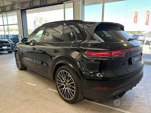Usata Porsche Cayenne 340 CV (250 kW) 2021 Nero SUV