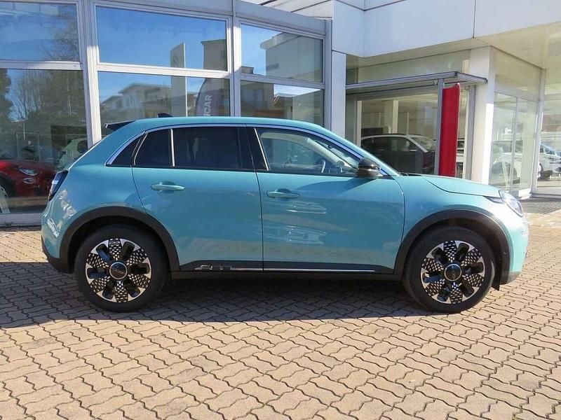Usata Fiat 600 La Prima 110 CV (80 kW) 2025 Blu/azzurro SUV