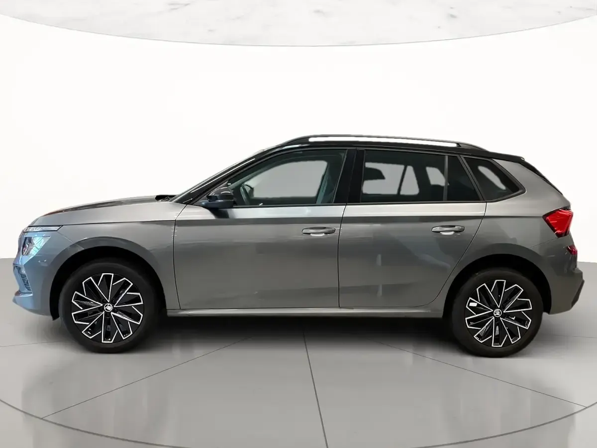 Usata Skoda Kamiq 115 CV (84 kW) 2024 Grigio graphite metallizzato nero tulipa SUV