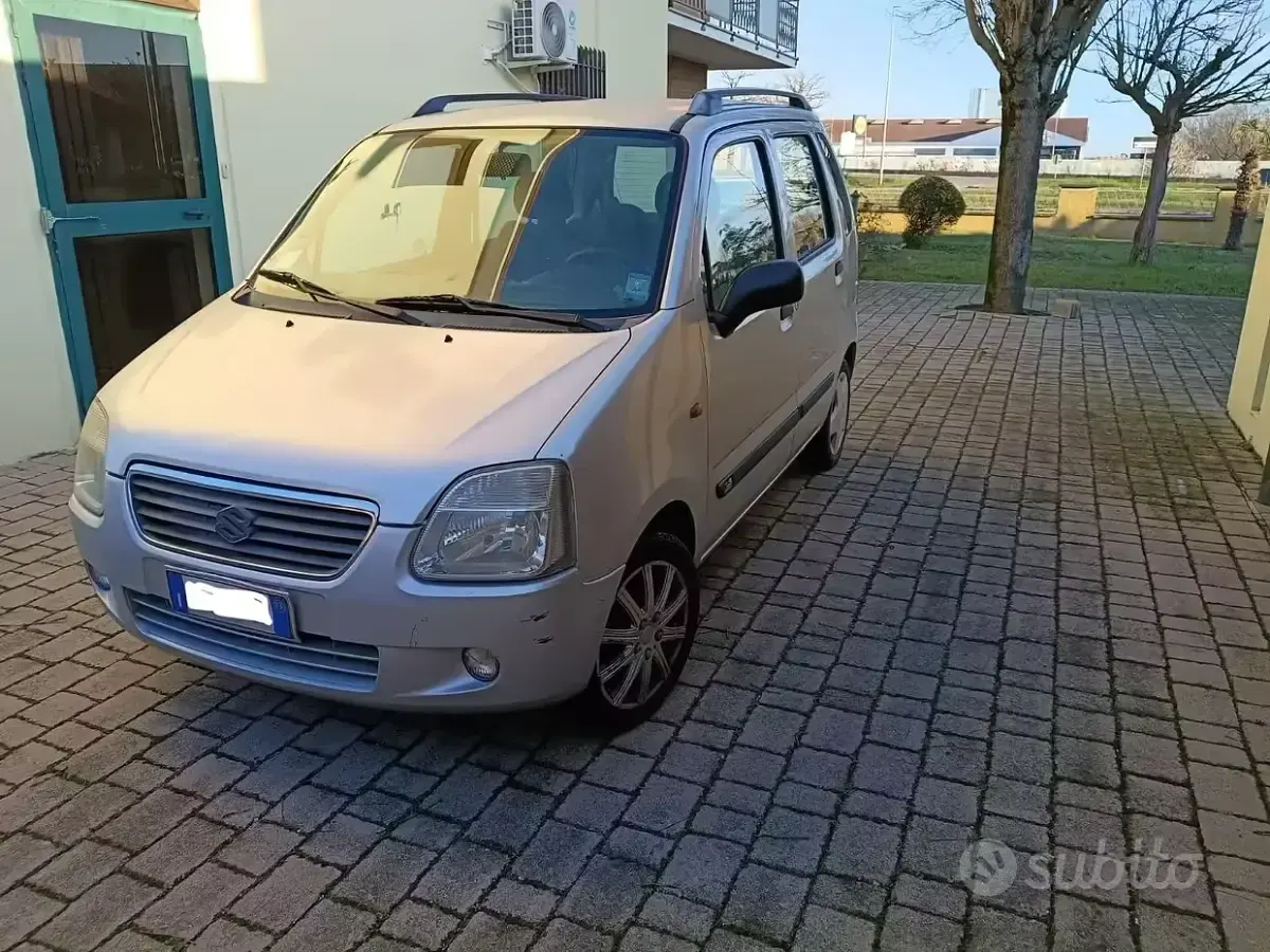 Usata Suzuki Wagon R+ 76 CV (55 kW) 2003 Grigio Monovolume
