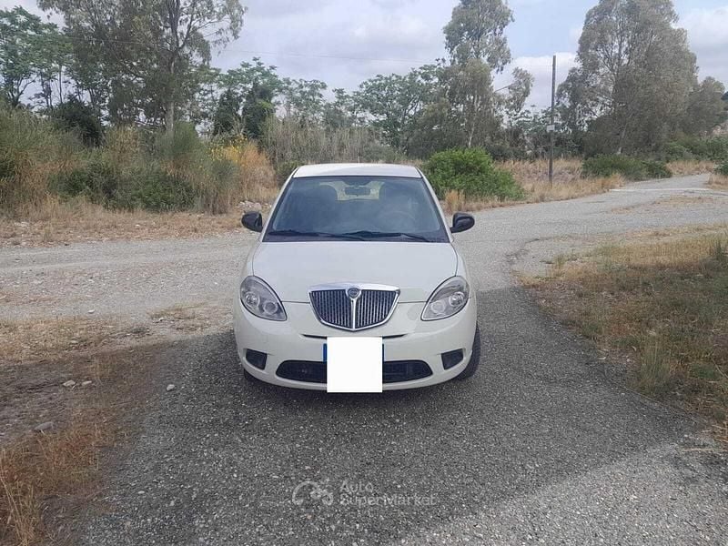 Usata Lancia Ypsilon 69 CV (50 kW) 2011 Utilitaria