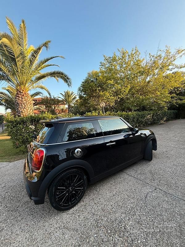 Usata Mini Cooper S 170 CV (125 kW) 2022 Nero Utilitaria
