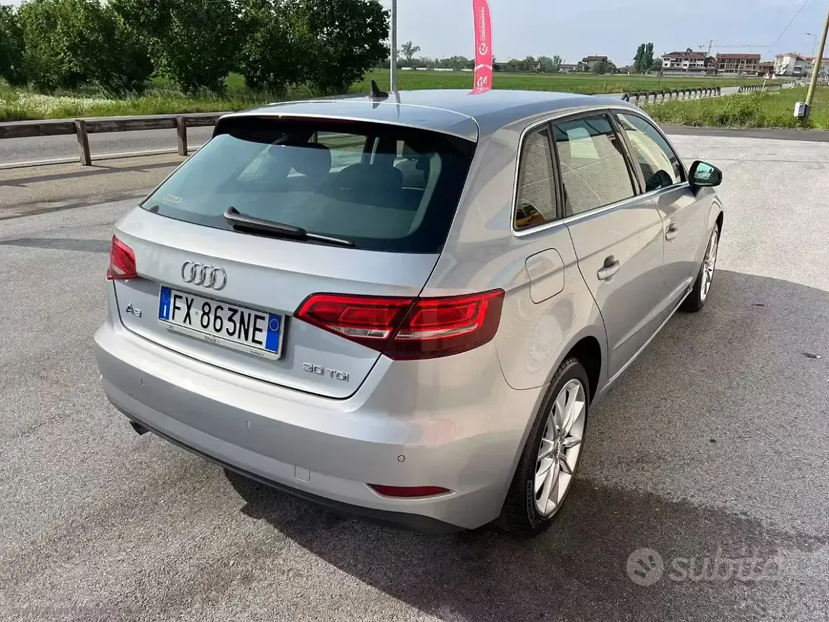 Usata Audi A3 116 CV (85 kW) 2019 Argento Berlina