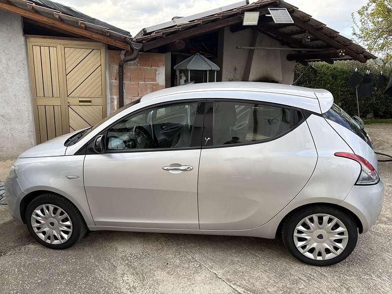 Usata Lancia Ypsilon Silver 69 CV (50 kW) 2012 Utilitaria