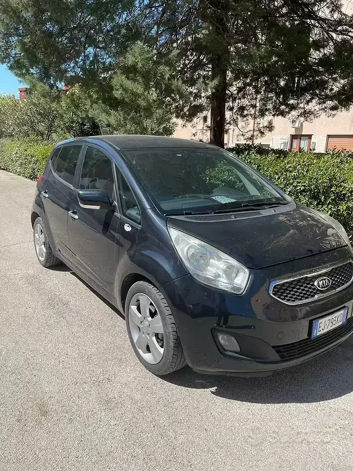 Usata Kia Venga 77 CV (56 kW) 2011 Nero Utilitaria