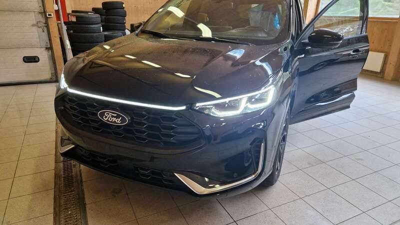 Usata Ford Kuga ST-Line X 184 CV (135 kW) 2024 Agate black SUV