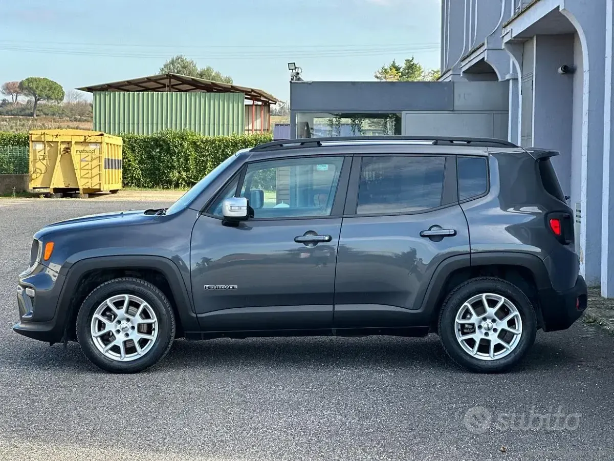 Usata Jeep Renegade Limited 131 CV (96 kW) 2022 Grigio canna di fucile SUV