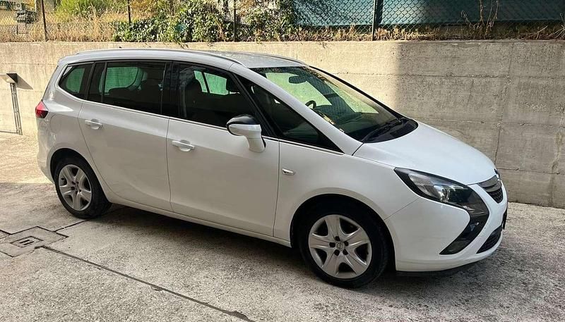 Bianco Usata 2014 Opel Zafira Tourer Cosmo Monovolume | 6500 € (Buon prezzo) - Immagine 1/4