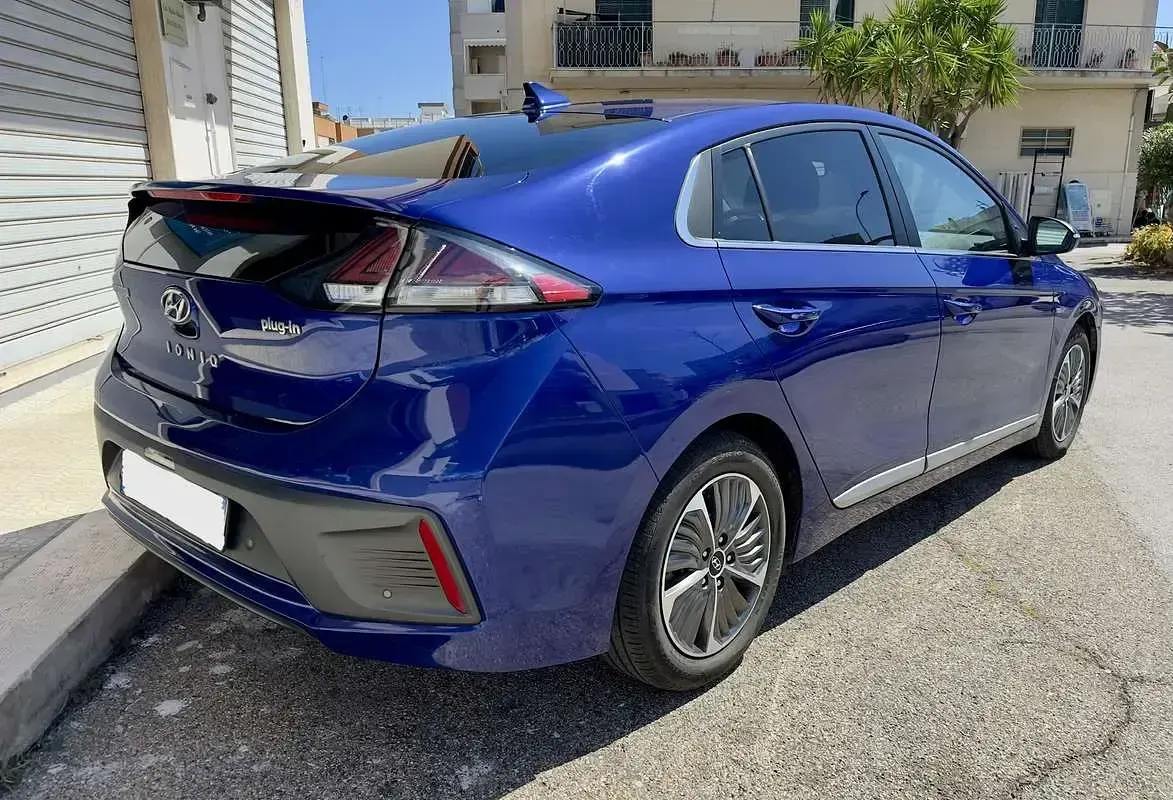 Usata Hyundai Ioniq Prime 105 CV (77 kW) 2020 Blu Utilitaria