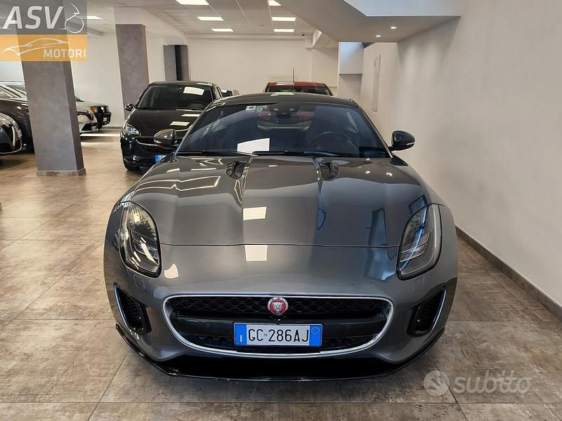 Usata Jaguar F-Type R-Dynamic 300 CV (220 kW) 2018 Grigio Coupé