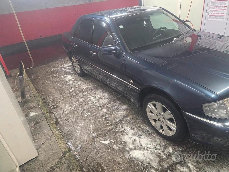 Usata Mercedes 180 1997 Blu Berlina