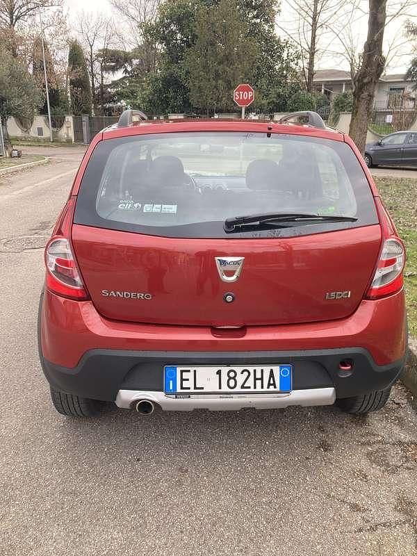 Usata Dacia Sandero Stepway 68 CV (50 kW) 2012 Berlina
