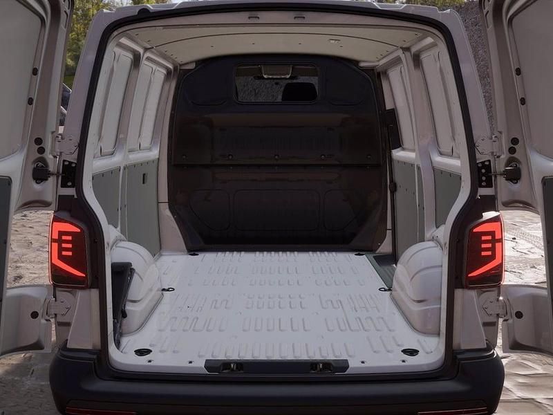 Usata VW T7 Business 110 CV (80 kW) 2024 Bianco candy Furgone
