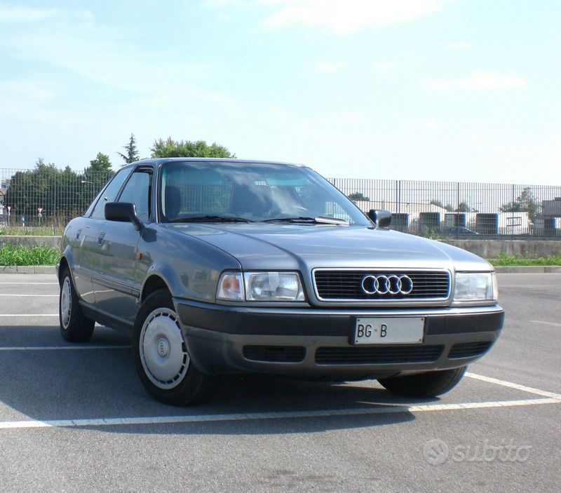 Grigio Usata 1993 Audi 80 Tre volumi | 2900 € - Immagine 1/4