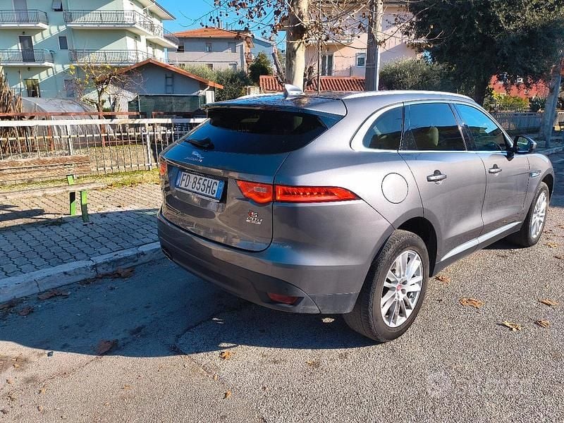 Usata 2015 Jaguar F-Pace SUV | 21.000 € - Immagine 1/4