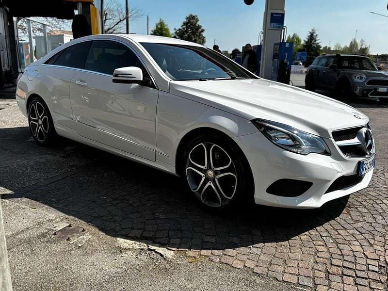 Usata Mercedes E220 Premium 170 CV (125 kW) 2016 Other Coupé