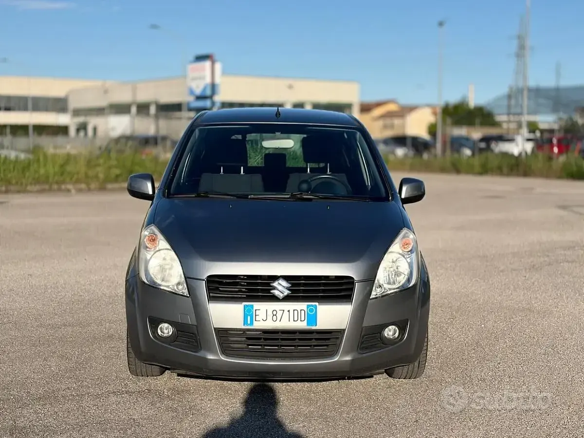 Usata Suzuki Splash 65 CV (47 kW) 2011 Grigio Utilitaria