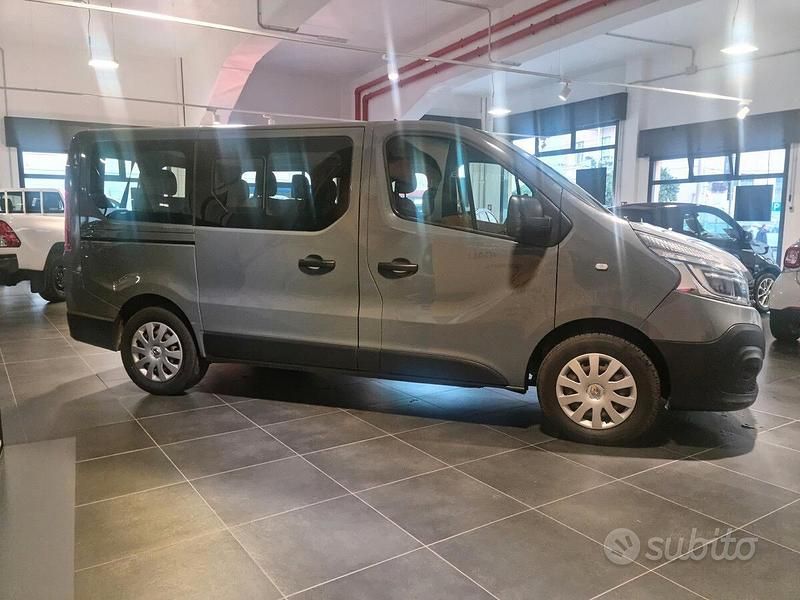 Usata Renault Trafic Zen 146 CV (107 kW) 2020 Grigio Monovolume