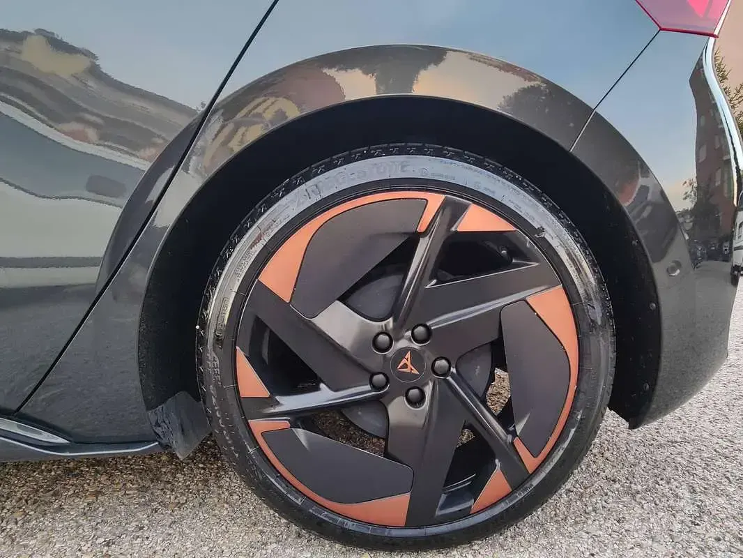 Usata Cupra Born e-Boost 69 kW (95 CV) 2022 Nero Utilitaria