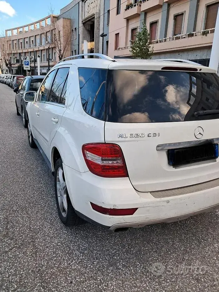 Usata Mercedes ML320 Premium 224 CV (164 kW) 2009 Bianco SUV