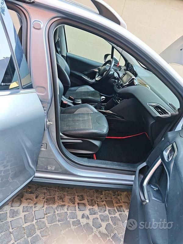 Usata Peugeot 2008 115 CV (84 kW) 2017 Grigio SUV