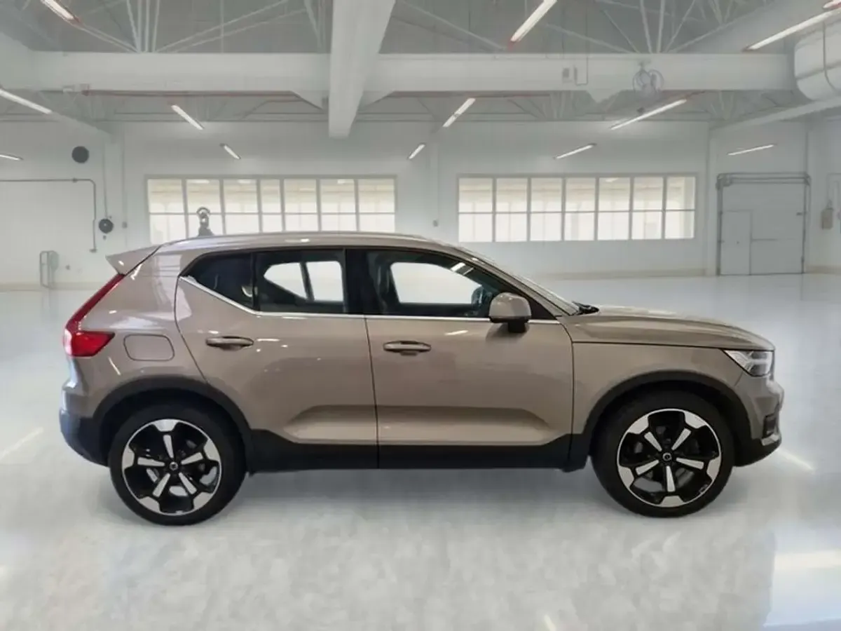 Usata Volvo XC40 Inscription 150 CV (110 kW) 2020 Grigio SUV