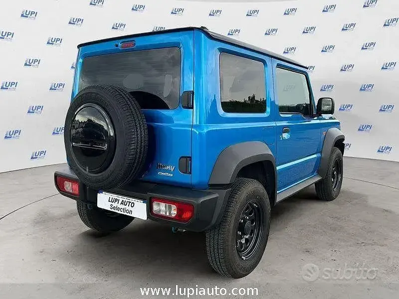 Usata Suzuki Jimny 102 CV (75 kW) 2022 Blu/azzurro SUV