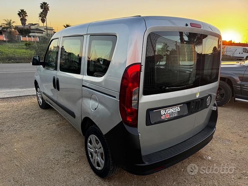 Usata Fiat Doblò 89 CV (65 kW) 2016 Grigio Monovolume