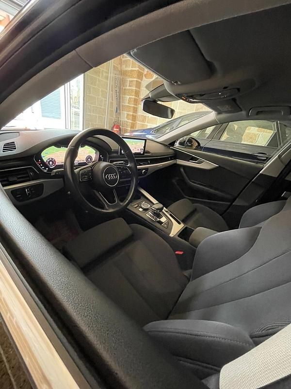 Nero Usata 2017 Audi A4 Business Tre volumi | 17.000 € (Molto cara) - Immagine 1/4