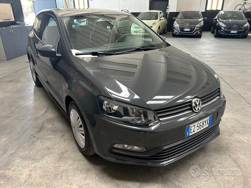 Usata VW Polo Trendline 60 CV (44 kW) 2015 Grigio Utilitaria