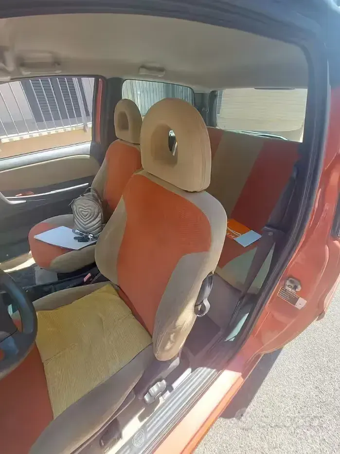 Usata Lancia Ypsilon 60 CV (44 kW) 2002 Arancione Utilitaria