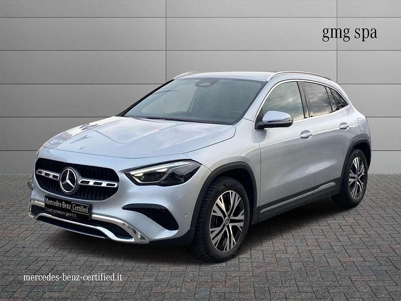 Argento Usata 2024 Mercedes GLA200 Advanced Plus SUV | 38.490 € (Buon prezzo) - Immagine 1/4