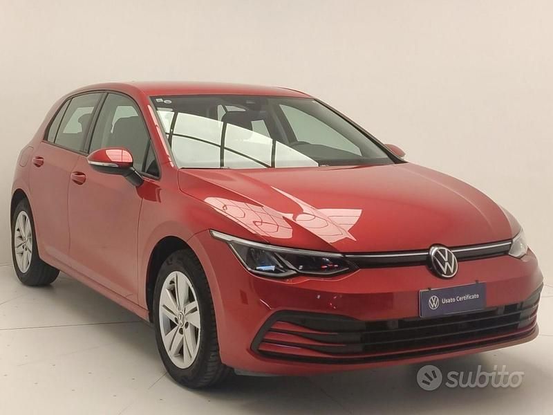 Usata VW Golf VIII Life 110 CV (80 kW) 2022 Rosso Berlina