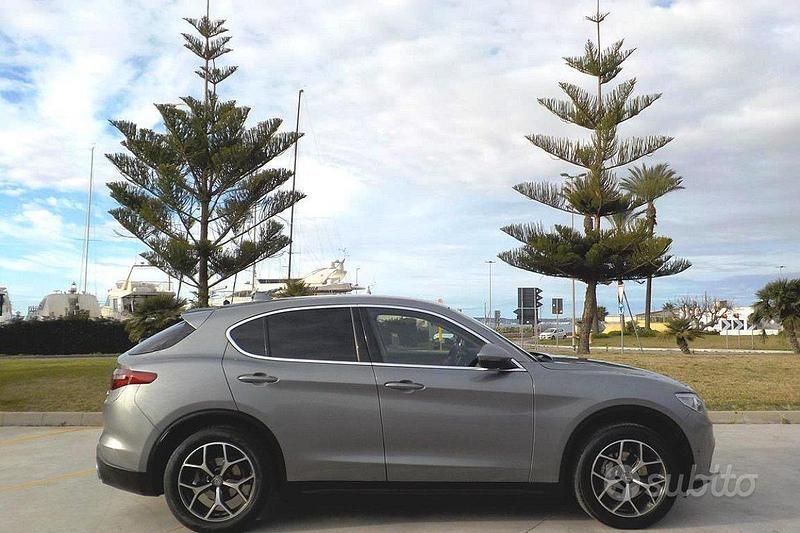 Usata Alfa Romeo Stelvio 210 CV (154 kW) 2018 Grigio SUV