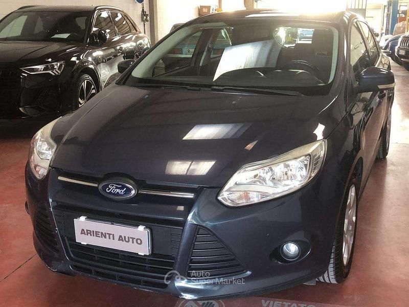 Usata Ford Focus 120 CV (88 kW) 2012 Grigio Berlina