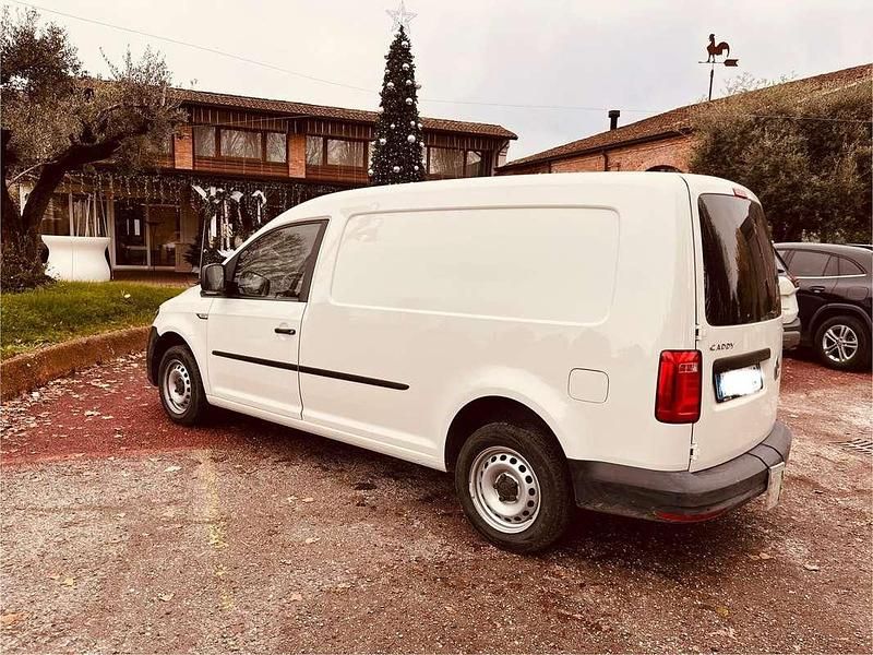 Usata VW Caddy 110 CV (80 kW) 2019 Bianco Monovolume