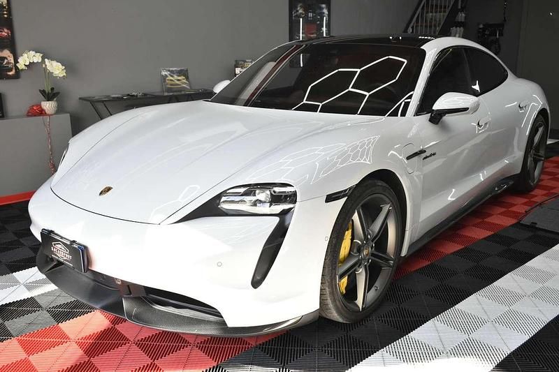 Usata Porsche Taycan Turbo S 559 kW (761 CV) 2020 Pure white Berlina