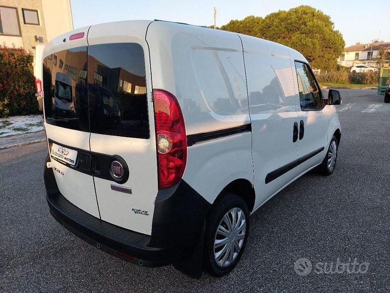 Usata Fiat Doblò Easy 120 CV (88 kW) 2021 Bianco Monovolume