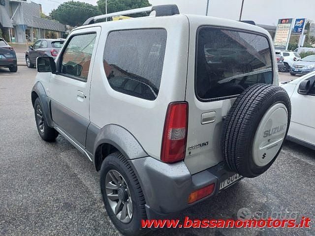 Usata Suzuki Jimny 85 CV (62 kW) 2018 Bianco pastello SUV