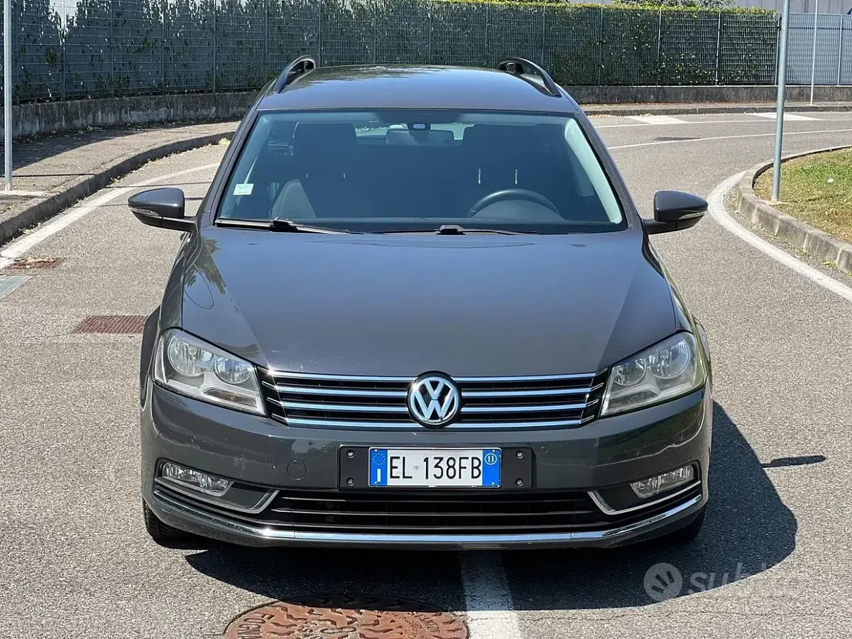 Usata VW Passat Comfortline 105 CV (77 kW) 2011 Grigio Station wagon