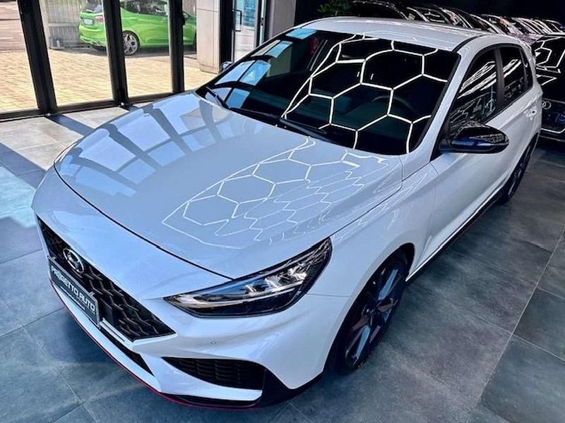 Bianco Usata 2024 Hyundai i30 N Performance Tre volumi | 32.950 € (Buon prezzo) - Immagine 1/4