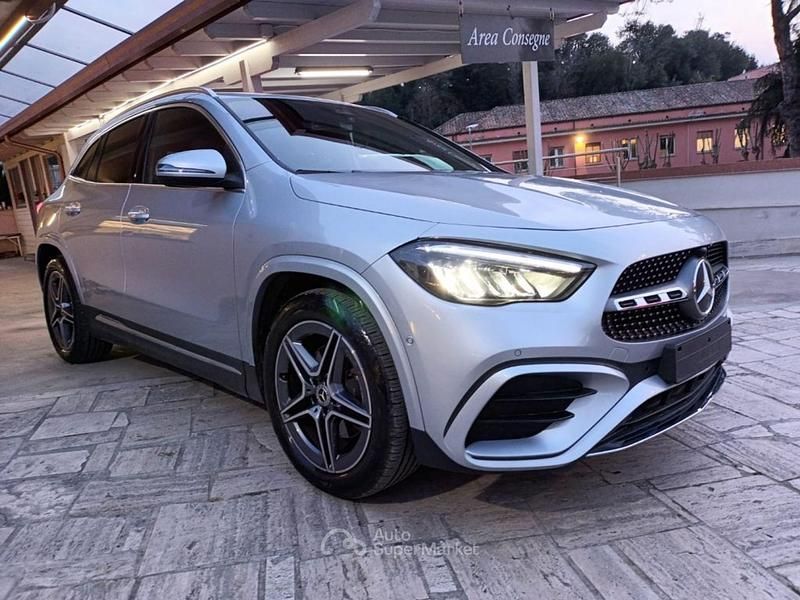 Usata Mercedes GLA200 Premium 150 CV (110 kW) 2025 Argento SUV