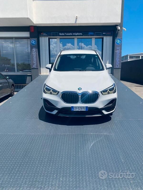 Bianco Usata 2020 BMW X1 Sport Line SUV | 21.999 € (Buon prezzo) - Immagine 1/4