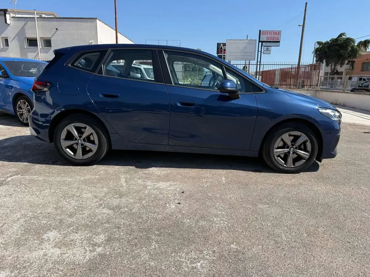Usata BMW 218 Active Tourer Luxury Line 150 CV (110 kW) 2023 Blu/azzurro Monovolume
