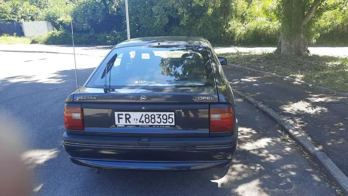 Usata Opel Vectra 75 CV (55 kW) 1993