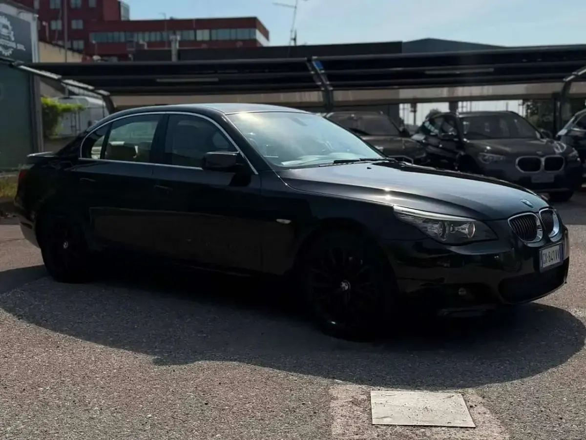 Usata BMW 525 197 CV (144 kW) 2008 Nero Berlina