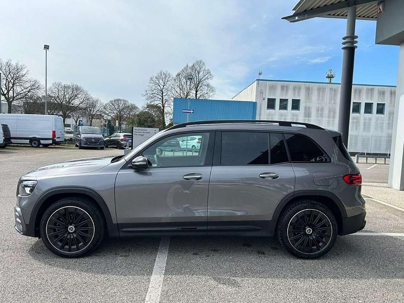 Nuova Mercedes GLB200 150 CV (110 kW) 2026 Grigio montagna SUV