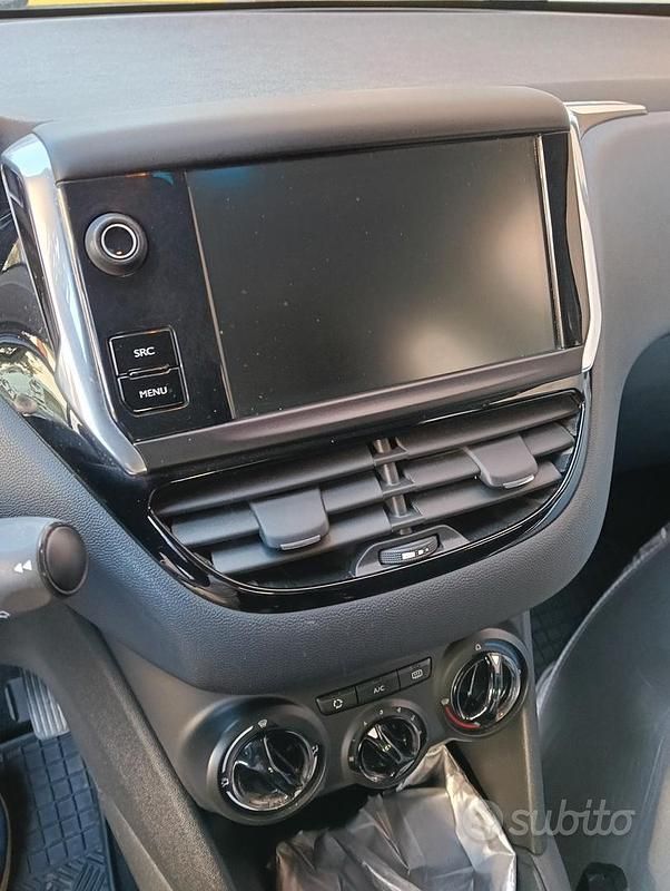 Usata Peugeot 208 2015 Utilitaria