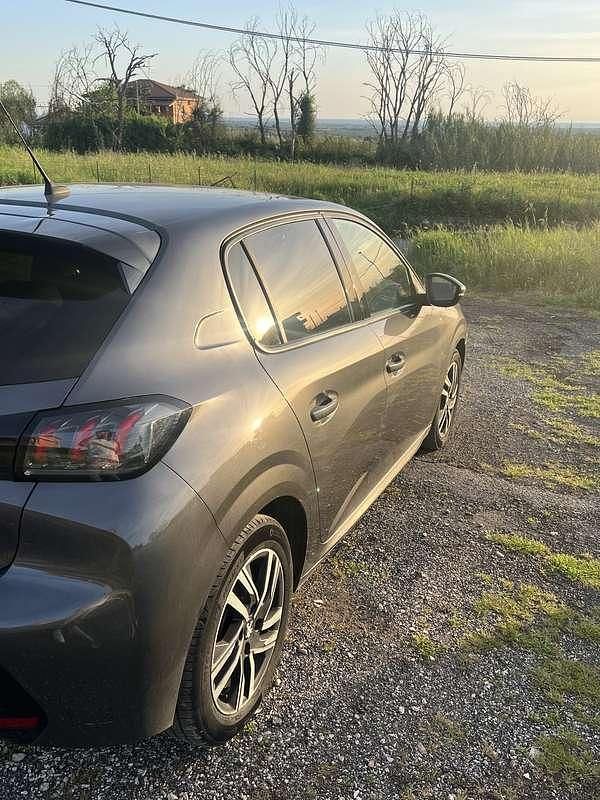 Usata Peugeot 208 Allure 101 CV (74 kW) 2021 Utilitaria