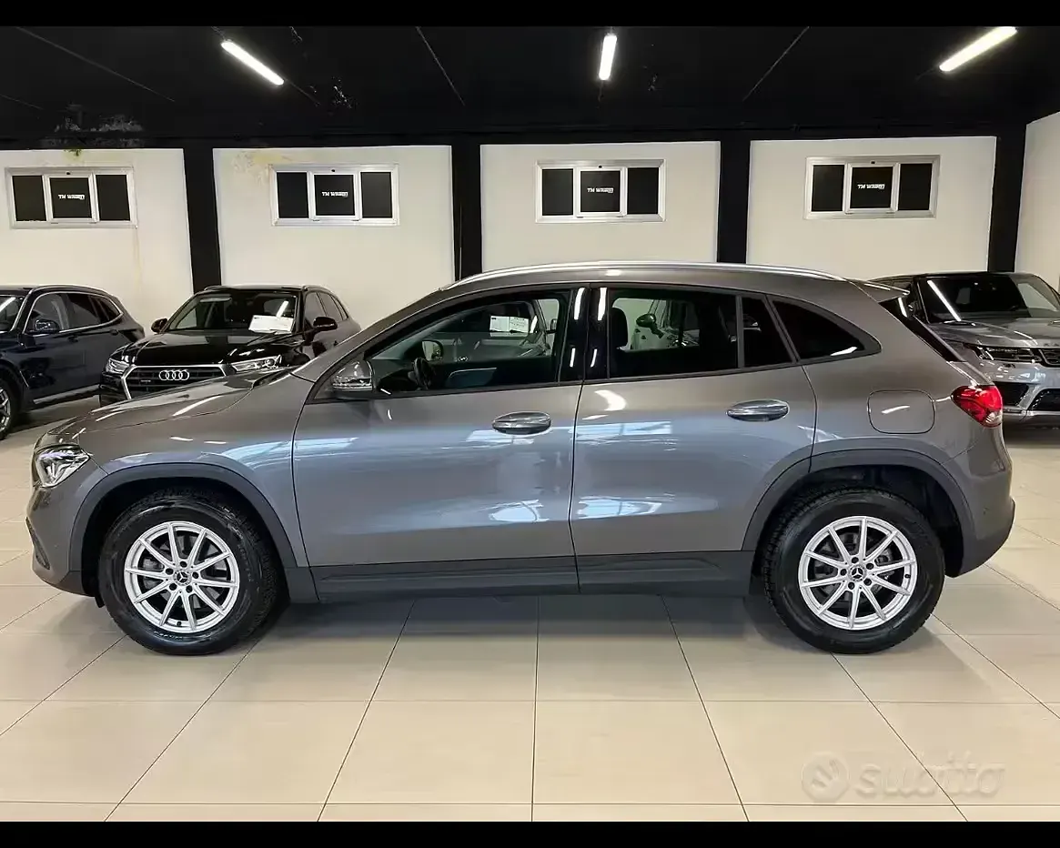 Usata Mercedes GLA200 Business 150 CV (110 kW) 2022 Grigio SUV